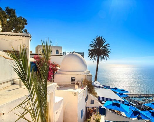 Hugs, sun and sea: summer up to 30% off